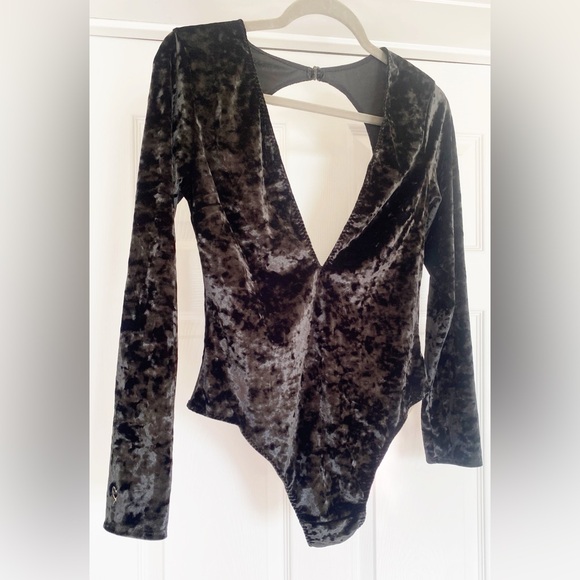 Victoria's Secret Tops - NWT Victoria’s Secret Velvet Bodysuit Size M/L